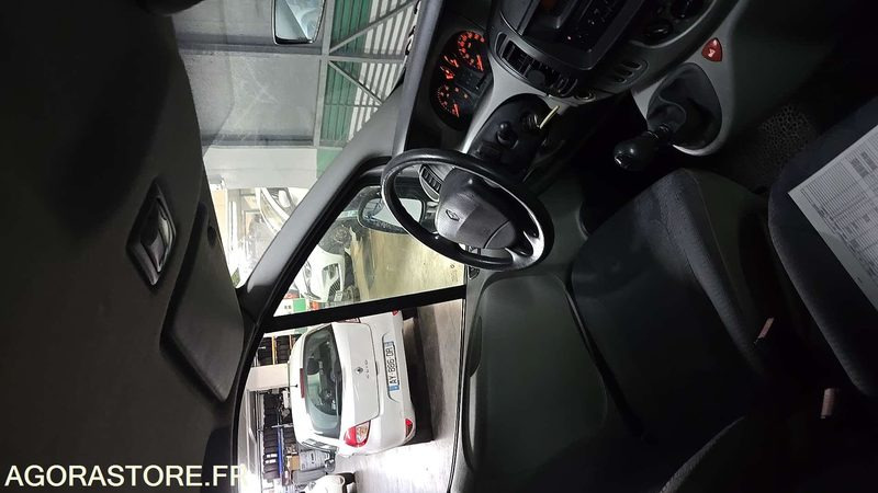 Renault Trafic - 2004 - 257907kms - 1707-XB-22 - Minibus, Personenvervoer: afbeelding 4 Renault Trafic - 2004 - 257907kms - 1707-XB-22 - Minibus, Personenvervoer: afbeelding 4