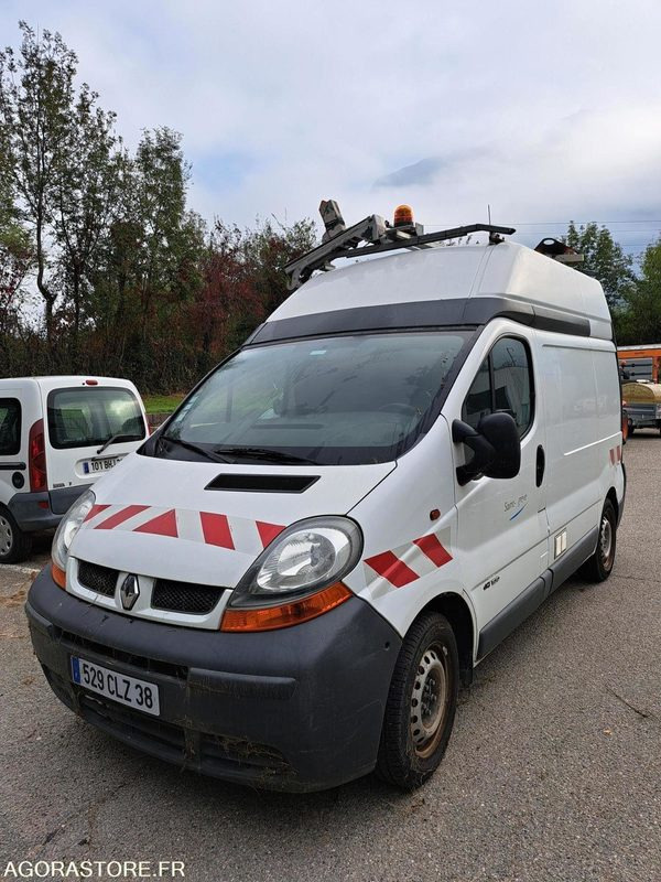 Renault Trafic - 2005 - 79515kms - 529 CLZ 38 - Gesloten bestelwagen: afbeelding 1 Renault Trafic - 2005 - 79515kms - 529 CLZ 38 - Gesloten bestelwagen: afbeelding 1