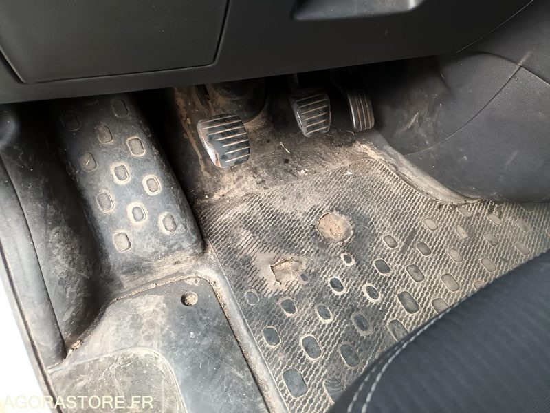 Gesloten bestelwagen Renault Trafic - 255439 kms - 2016: afbeelding 9 Gesloten bestelwagen Renault Trafic - 255439 kms - 2016: afbeelding 9