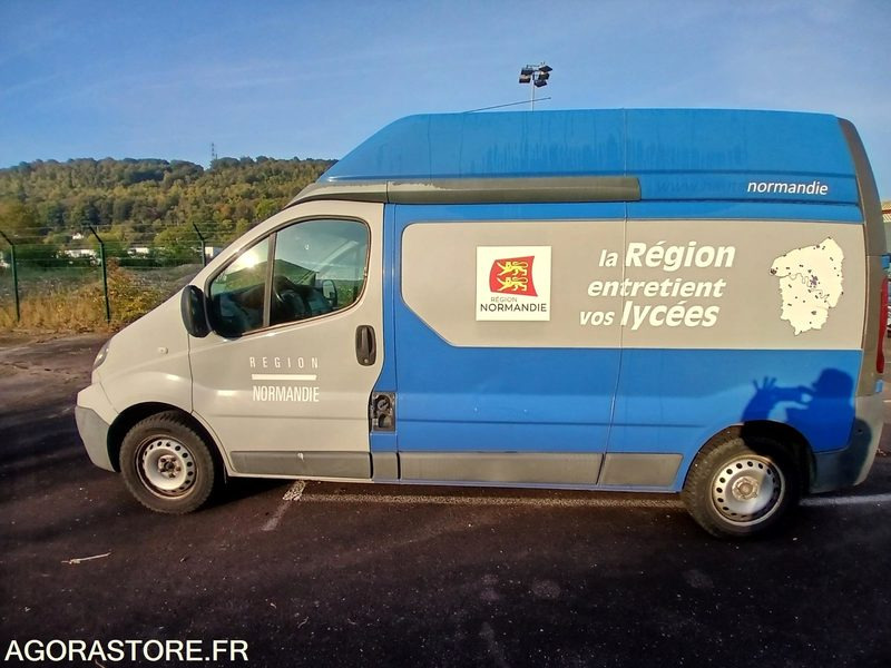 Renault Trafic – Diesel – 2010- 76 566 km - Gesloten bestelwagen: afbeelding 2 Renault Trafic – Diesel – 2010- 76 566 km - Gesloten bestelwagen: afbeelding 2