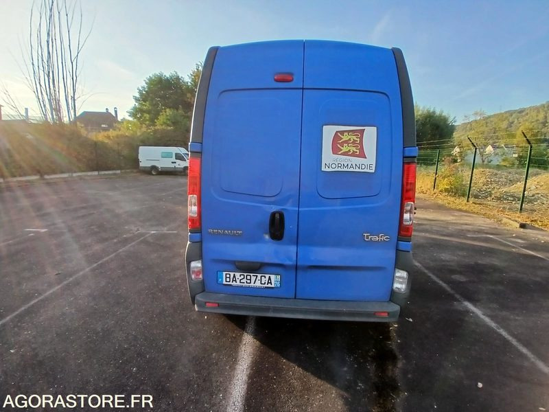 Renault Trafic – Diesel – 2010- 76 566 km - Gesloten bestelwagen: afbeelding 4 Renault Trafic – Diesel – 2010- 76 566 km - Gesloten bestelwagen: afbeelding 4