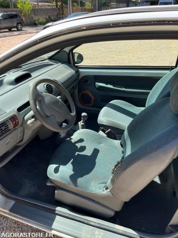 Renault Twingo - 2003 - 127399KM - Personenwagen: afbeelding 2 Renault Twingo - 2003 - 127399KM - Personenwagen: afbeelding 2