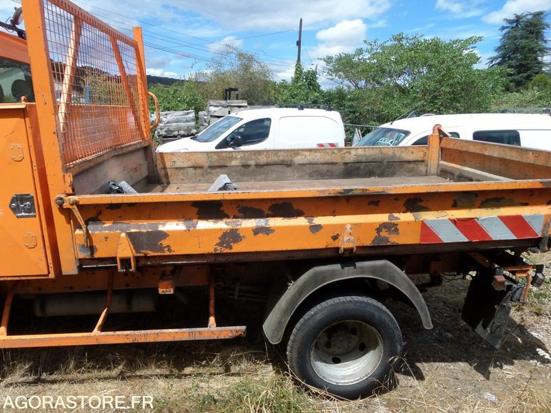 Renault mascott tribenne 5T- 310000km - 2001 (BY-529-FQ) - Kipper bestelwagen: afbeelding 3 Renault mascott tribenne 5T- 310000km - 2001 (BY-529-FQ) - Kipper bestelwagen: afbeelding 3