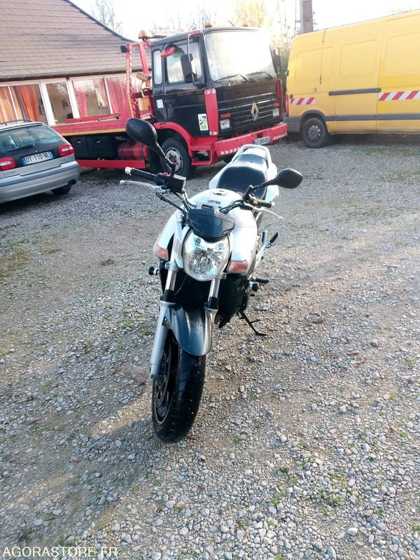 Suzuki GSR600 - Motorfiets: afbeelding 3 Suzuki GSR600 - Motorfiets: afbeelding 3