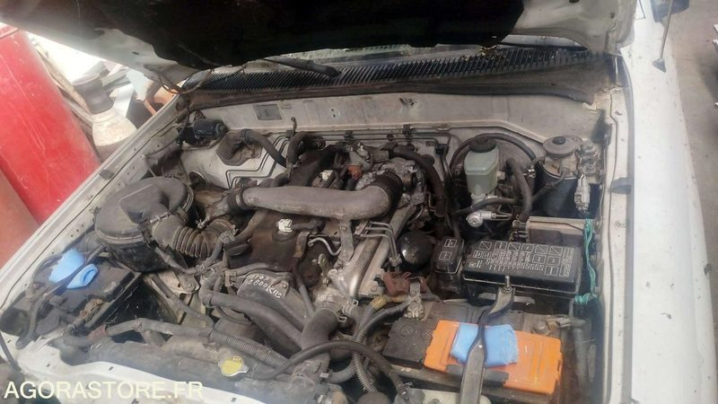 TOYOTA HILUX - 225000KM - 2003 - Kipper bestelwagen: afbeelding 3 TOYOTA HILUX - 225000KM - 2003 - Kipper bestelwagen: afbeelding 3