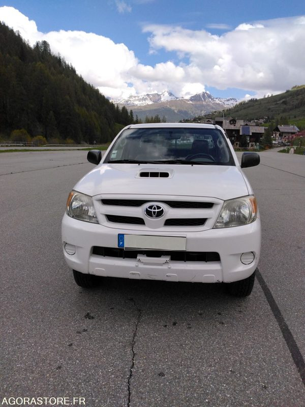 TOYOTA HILUX - Kipper bestelwagen: afbeelding 1 TOYOTA HILUX - Kipper bestelwagen: afbeelding 1
