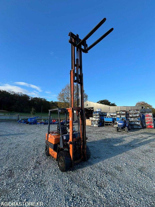 TOYOTA chariot levée libre TOYOTA 025FD18 Diesel - Diesel heftruck: afbeelding 1 TOYOTA chariot levée libre TOYOTA 025FD18 Diesel - Diesel heftruck: afbeelding 1