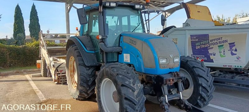 TRACTEUR VALTRA N101H CH-668EQ + CRIBLEUSE CANICAS T230H T141 6334H AM 2007 - Tractor: afbeelding 1 TRACTEUR VALTRA N101H CH-668EQ + CRIBLEUSE CANICAS T230H T141 6334H AM 2007 - Tractor: afbeelding 1