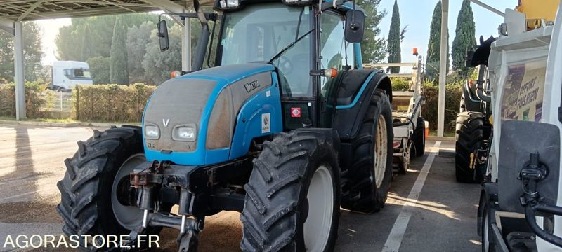 TRACTEUR VALTRA N101H CH-668EQ + CRIBLEUSE CANICAS T230H T141 6334H AM 2007 - Tractor: afbeelding 3 TRACTEUR VALTRA N101H CH-668EQ + CRIBLEUSE CANICAS T230H T141 6334H AM 2007 - Tractor: afbeelding 3