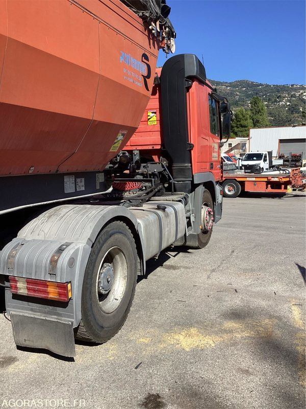 MERCEDES BENZ ACTROS - 2005 - 511806 KM - P3000898 - Trekker: afbeelding 3 MERCEDES BENZ ACTROS - 2005 - 511806 KM - P3000898 - Trekker: afbeelding 3