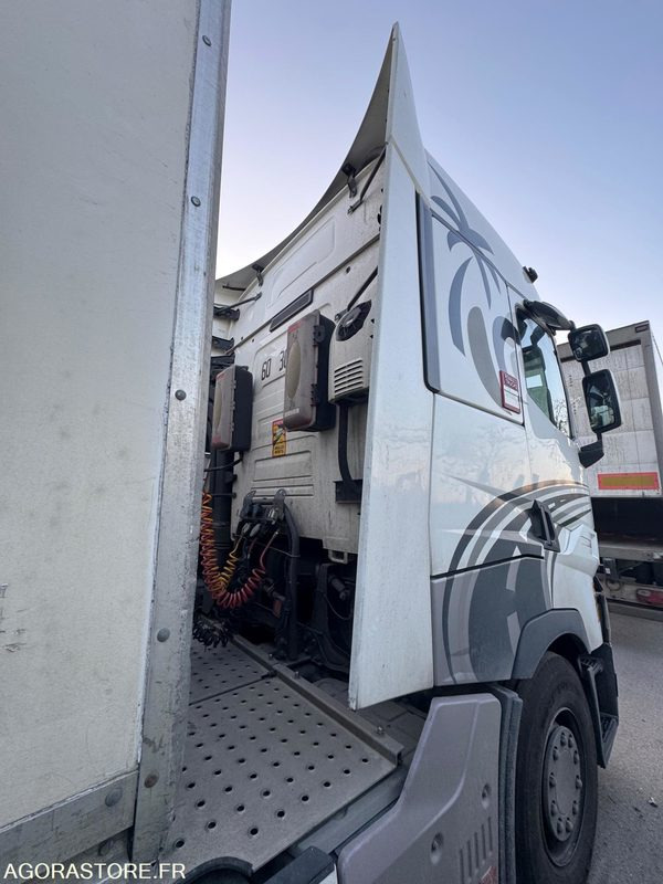 RENAULT T520 HIGH - 907 798KM - Trekker: afbeelding 3 RENAULT T520 HIGH - 907 798KM - Trekker: afbeelding 3