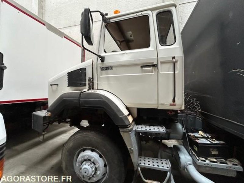 RENAULT TRACTEUR C290 4X4 110KM/H 282500 KM - Trekker: afbeelding 1 RENAULT TRACTEUR C290 4X4 110KM/H 282500 KM - Trekker: afbeelding 1