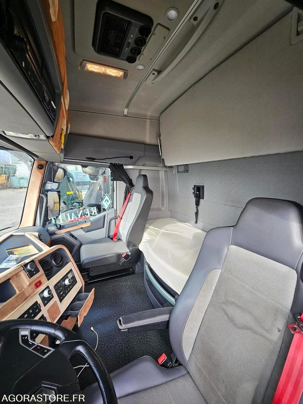 TRACTEUR RENAULT - Trekker: afbeelding 5 TRACTEUR RENAULT - Trekker: afbeelding 5