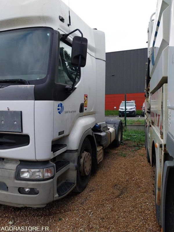 Tracteur RENAULT 420 ADR avec pompe 2002 (544000Km) Roulant EXPORT UNIQUEMENT - Trekker: afbeelding 2 Tracteur RENAULT 420 ADR avec pompe 2002 (544000Km) Roulant EXPORT UNIQUEMENT - Trekker: afbeelding 2