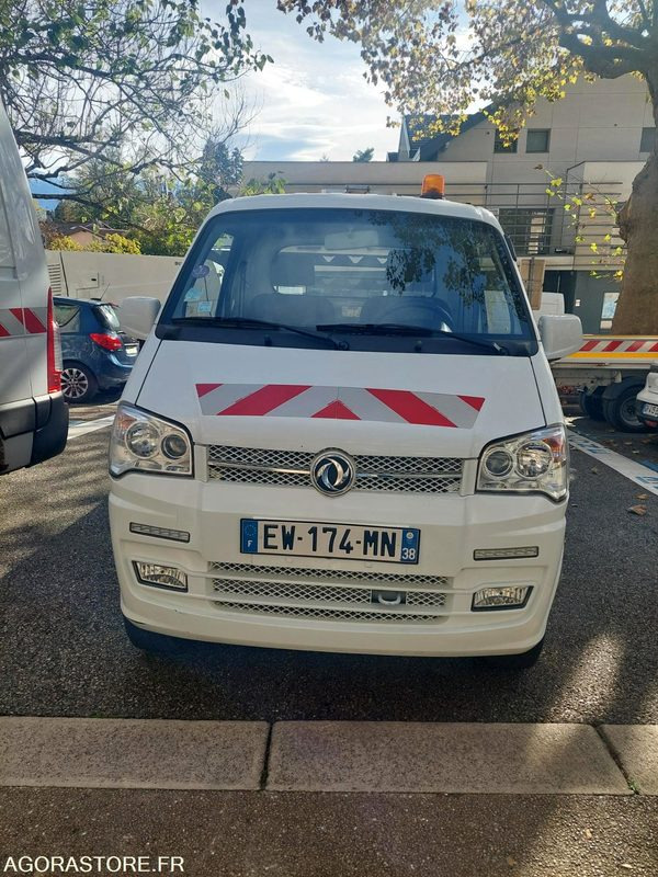 Tri-benne Giotti Victoria Gladiator Essence - Kipper bestelwagen: afbeelding 2 Tri-benne Giotti Victoria Gladiator Essence - Kipper bestelwagen: afbeelding 2