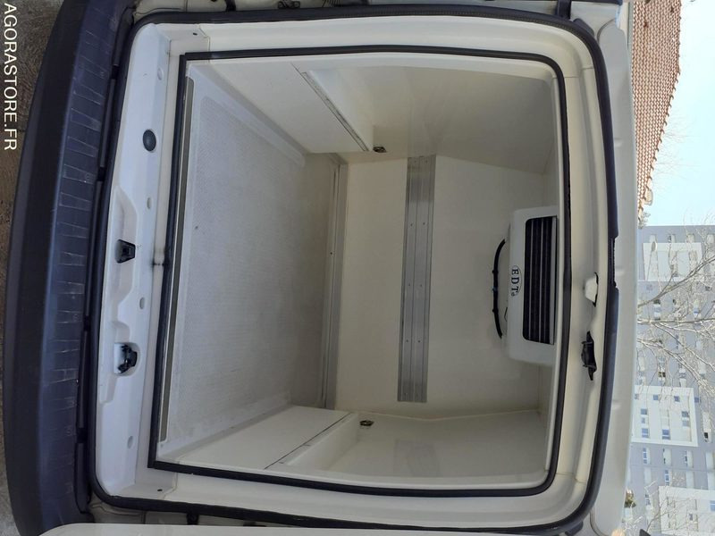 VEHICULE ISOTHERME - Koelwagen: afbeelding 4 VEHICULE ISOTHERME - Koelwagen: afbeelding 4