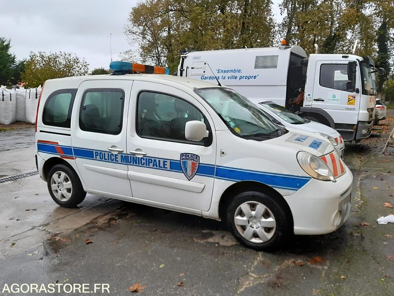 Voiture Renault Kangoo Expression dCi90, 2012 - 196968KM - Kleine bestelwagen: afbeelding 1 Voiture Renault Kangoo Expression dCi90, 2012 - 196968KM - Kleine bestelwagen: afbeelding 1