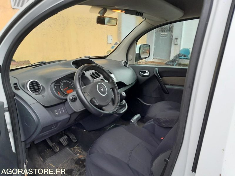 Voiture Renault Kangoo Expression dCi90, 2012 - 196968KM - Kleine bestelwagen: afbeelding 3 Voiture Renault Kangoo Expression dCi90, 2012 - 196968KM - Kleine bestelwagen: afbeelding 3