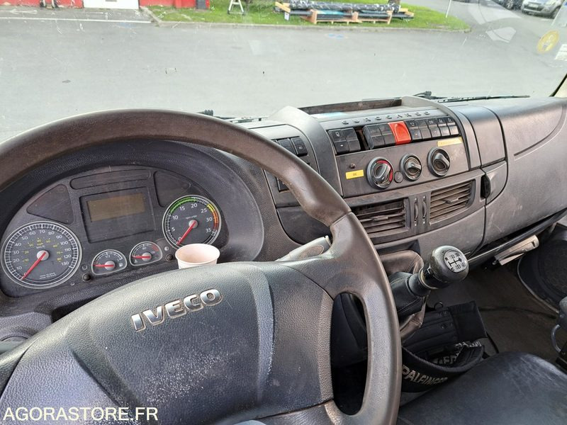 CAMION BENNE GRUE IVECO - 2014 / 240742 KM - Vrachtwagen: afbeelding 4 CAMION BENNE GRUE IVECO - 2014 / 240742 KM - Vrachtwagen: afbeelding 4