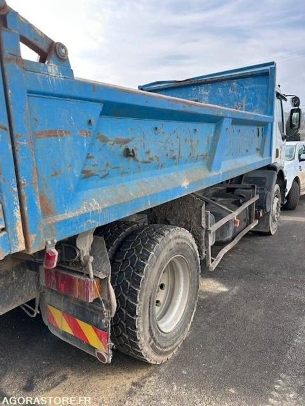 CAMION BI-BENNE RENAULT PREMIUM 270 DCI 420 000 KM 2002 - Vrachtwagen: afbeelding 2 CAMION BI-BENNE RENAULT PREMIUM 270 DCI 420 000 KM 2002 - Vrachtwagen: afbeelding 2