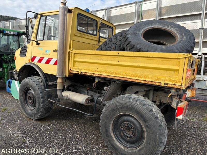 CAMION MERCEDES UNIMOG 1200 - Vrachtwagen: afbeelding 4 CAMION MERCEDES UNIMOG 1200 - Vrachtwagen: afbeelding 4