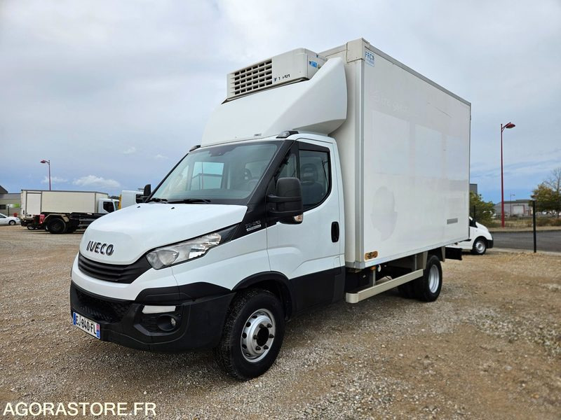 Vrachtwagen IVECO DAILY 72C21 PORTE VIANDE FRIGORIFIQUE - 2017: afbeelding 10 Vrachtwagen IVECO DAILY 72C21 PORTE VIANDE FRIGORIFIQUE - 2017: afbeelding 10