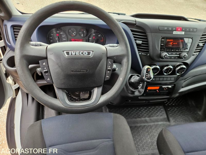 Vrachtwagen IVECO DAILY 72C21 PORTE VIANDE FRIGORIFIQUE - 2017: afbeelding 8 Vrachtwagen IVECO DAILY 72C21 PORTE VIANDE FRIGORIFIQUE - 2017: afbeelding 8