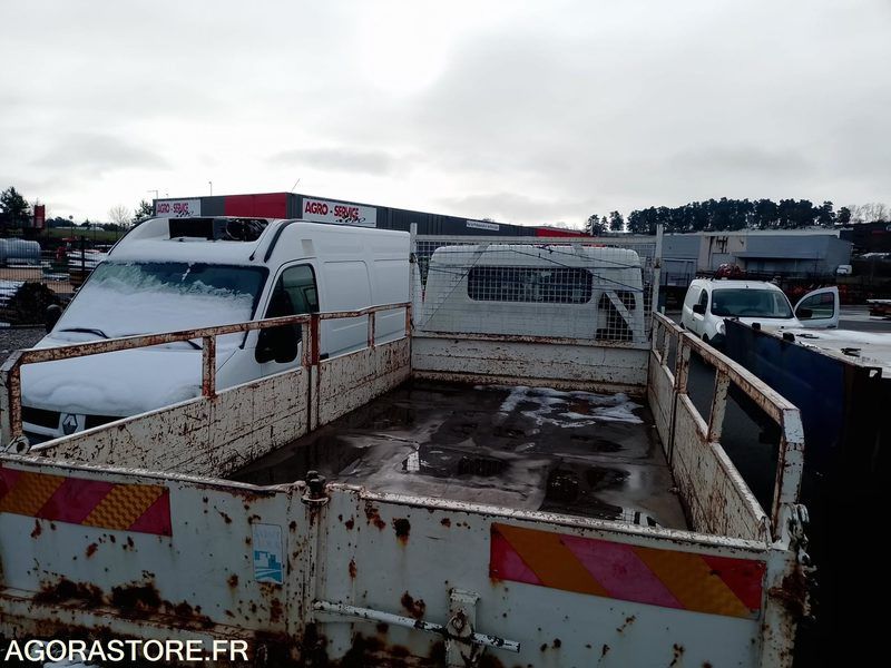 MITSUBISHI CANTER ( MOTEUR HS ) - Vrachtwagen: afbeelding 4 MITSUBISHI CANTER ( MOTEUR HS ) - Vrachtwagen: afbeelding 4