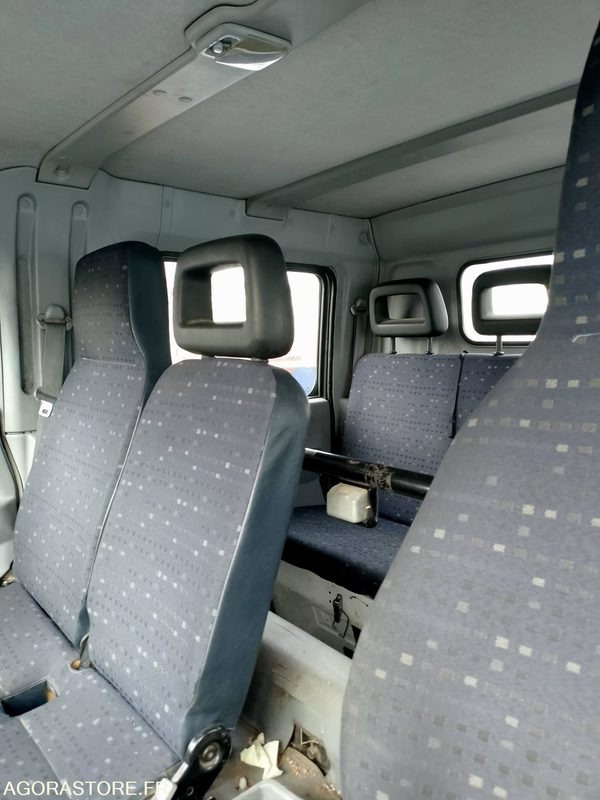 MITSUBISHI CANTER ( MOTEUR HS ) - Vrachtwagen: afbeelding 2 MITSUBISHI CANTER ( MOTEUR HS ) - Vrachtwagen: afbeelding 2