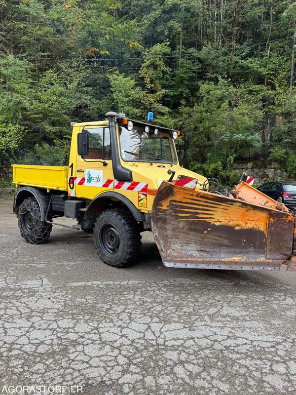 Mercedes Benz UNIMOG 1000 - 1982 - 30960kms - Vrachtwagen: afbeelding 2 Mercedes Benz UNIMOG 1000 - 1982 - 30960kms - Vrachtwagen: afbeelding 2