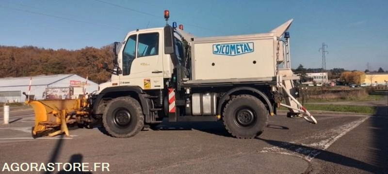 Mercedes UNIMOG U300 - lame de déneigement / saleuse - 2011- 24300 kms - Vrachtwagen: afbeelding 1 Mercedes UNIMOG U300 - lame de déneigement / saleuse - 2011- 24300 kms - Vrachtwagen: afbeelding 1