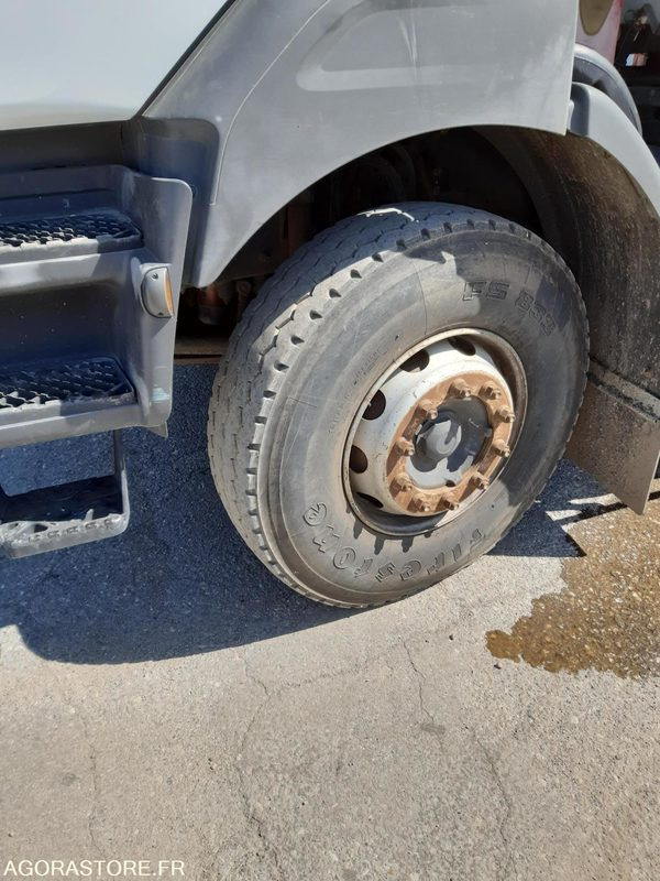RENAULT 4x2 - KERAX 370 - 2008 / 274 727 km ( M5992 ) - Vrachtwagen: afbeelding 3 RENAULT 4x2 - KERAX 370 - 2008 / 274 727 km ( M5992 ) - Vrachtwagen: afbeelding 3