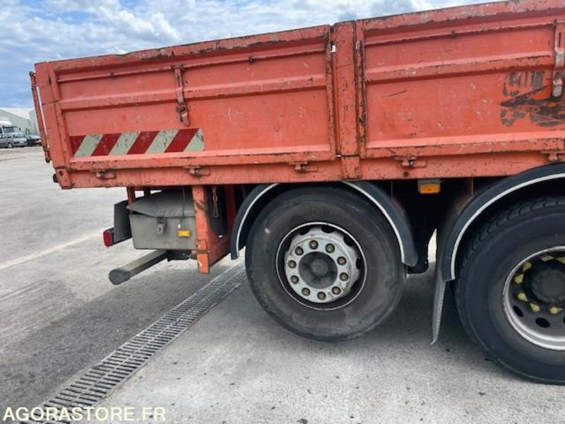 RENAULT PREMIUM LANDER 430.26 - PLATEAU GRUE - GRUE FASSI F150 + RADIO - 2011 - Vrachtwagen: afbeelding 3 RENAULT PREMIUM LANDER 430.26 - PLATEAU GRUE - GRUE FASSI F150 + RADIO - 2011 - Vrachtwagen: afbeelding 3