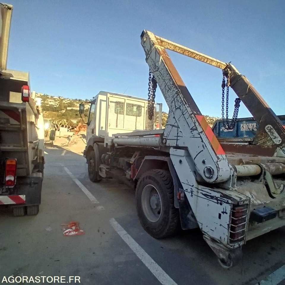 Renault Kerax multi benne à chaine - Vrachtwagen: afbeelding 1 Renault Kerax multi benne à chaine - Vrachtwagen: afbeelding 1