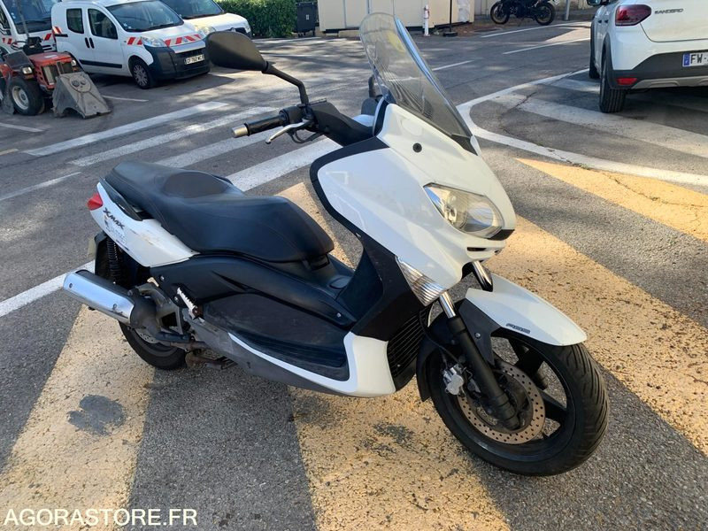 Yamaha X-Max 125 cm3 - 2012 - 36 300 kms - CD 169 FW - Motorfiets: afbeelding 2 Yamaha X-Max 125 cm3 - 2012 - 36 300 kms - CD 169 FW - Motorfiets: afbeelding 2