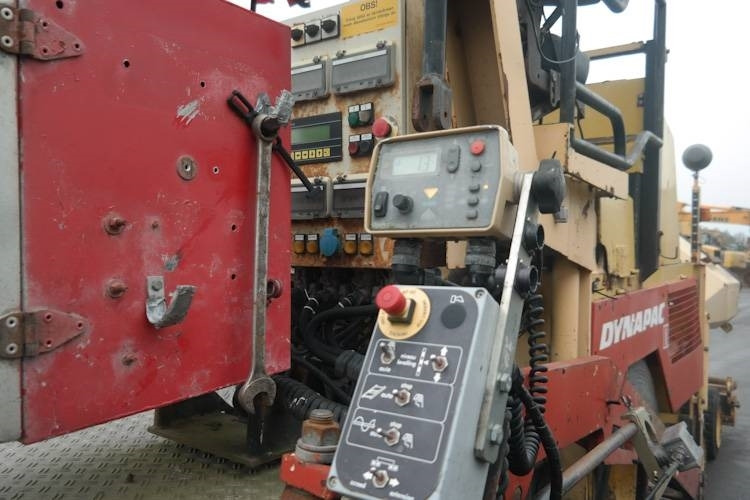 Dynapack F121 4WD - Asfaltafwerkmachine: afbeelding 3 Dynapack F121 4WD - Asfaltafwerkmachine: afbeelding 3
