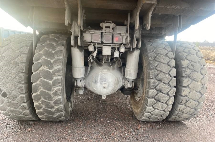 Komatsu HD405-7 - Zelfrijdende kiepwagen: afbeelding 5 Komatsu HD405-7 - Zelfrijdende kiepwagen: afbeelding 5