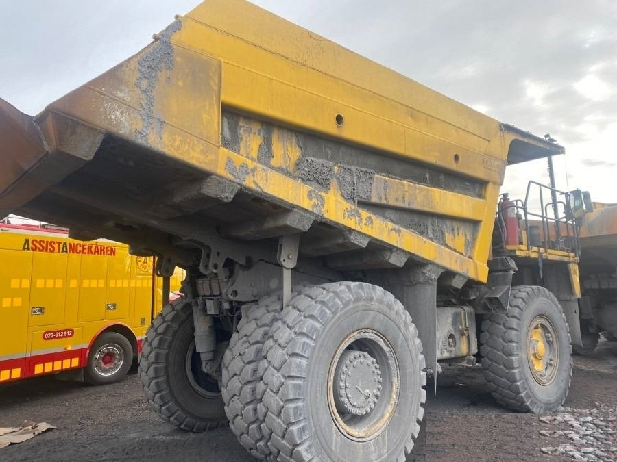 Komatsu HD405-7 - Zelfrijdende kiepwagen: afbeelding 2 Komatsu HD405-7 - Zelfrijdende kiepwagen: afbeelding 2