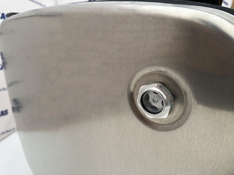 Combined oil fuel tank 200L oil tank 285L fuel tank 620x675x1250 - Hydrauliektank voor Vrachtwagen: afbeelding 5 Combined oil fuel tank 200L oil tank 285L fuel tank 620x675x1250 - Hydrauliektank voor Vrachtwagen: afbeelding 5