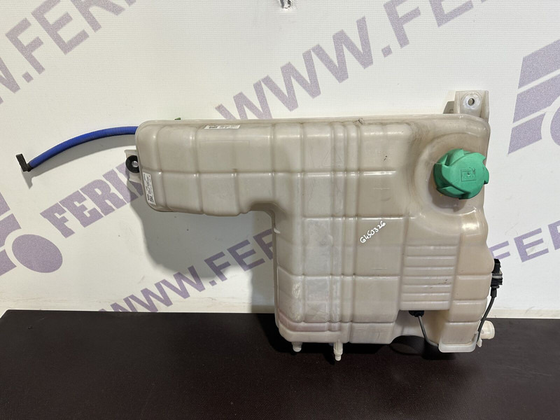 DAF expansion tank - Expansietank voor Vrachtwagen: afbeelding 1 DAF expansion tank - Expansietank voor Vrachtwagen: afbeelding 1