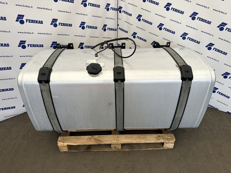 MAN 710L fuel tank - Brandstoftank voor Vrachtwagen: afbeelding 1 MAN 710L fuel tank - Brandstoftank voor Vrachtwagen: afbeelding 1