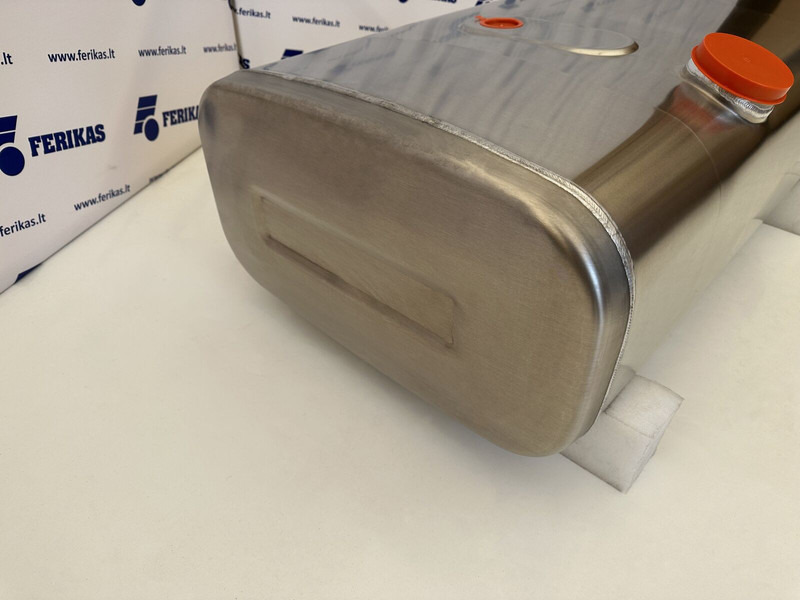 MAN New aluminum fuel tank 200L - Brandstoftank voor Vrachtwagen: afbeelding 3 MAN New aluminum fuel tank 200L - Brandstoftank voor Vrachtwagen: afbeelding 3