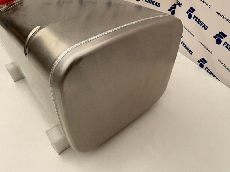 MAN New aluminum fuel tank 300L - Brandstoftank voor Vrachtwagen: afbeelding 3 MAN New aluminum fuel tank 300L - Brandstoftank voor Vrachtwagen: afbeelding 3
