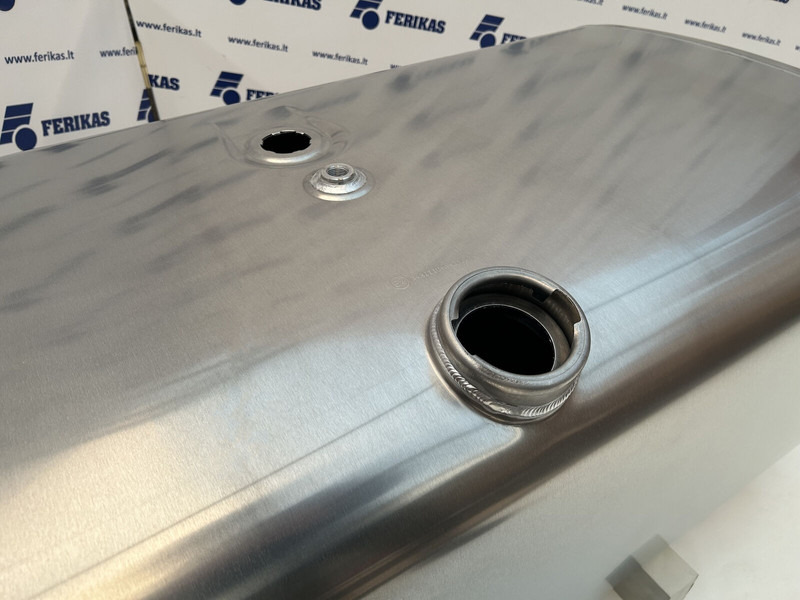 MAN New aluminum fuel tank 480L - Brandstoftank voor Vrachtwagen: afbeelding 4 MAN New aluminum fuel tank 480L - Brandstoftank voor Vrachtwagen: afbeelding 4