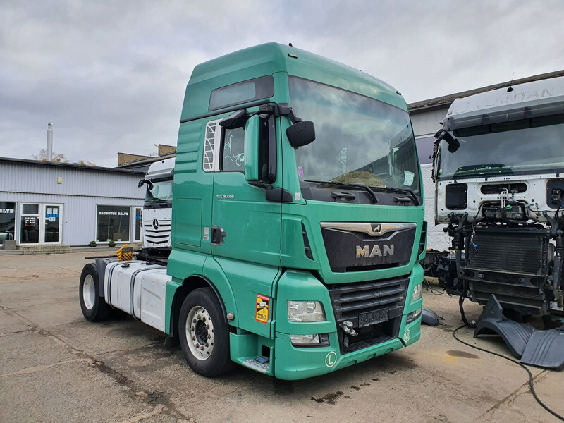 MAN TGX breaking for parts - Brandstoftank voor Vrachtwagen: afbeelding 1 MAN TGX breaking for parts - Brandstoftank voor Vrachtwagen: afbeelding 1