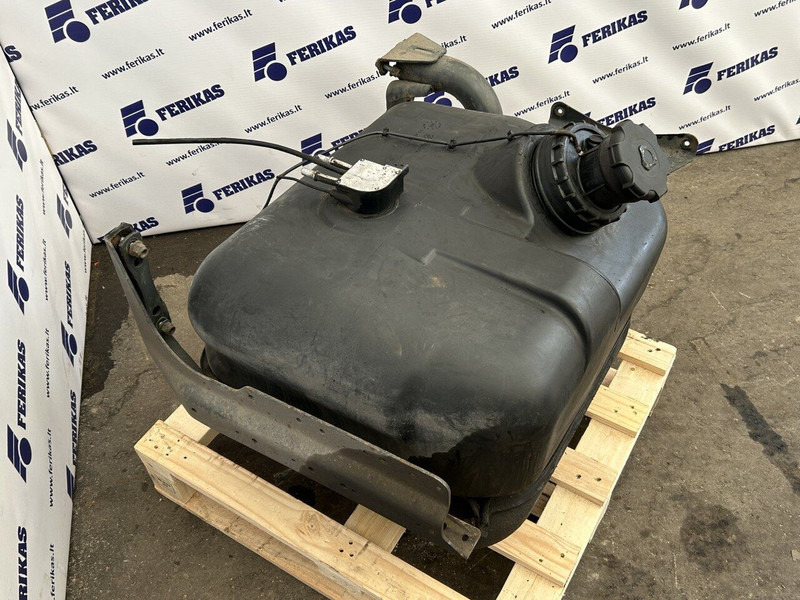 Mercedes-Benz 120l - Brandstoftank voor Vrachtwagen: afbeelding 2 Mercedes-Benz 120l - Brandstoftank voor Vrachtwagen: afbeelding 2