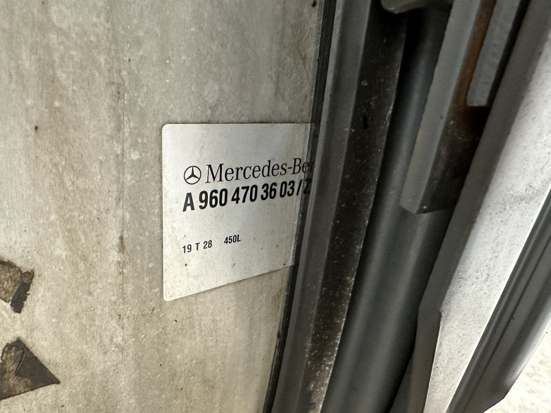 Mercedes-Benz 450L with brackets and step - Brandstoftank voor Vrachtwagen: afbeelding 5 Mercedes-Benz 450L with brackets and step - Brandstoftank voor Vrachtwagen: afbeelding 5