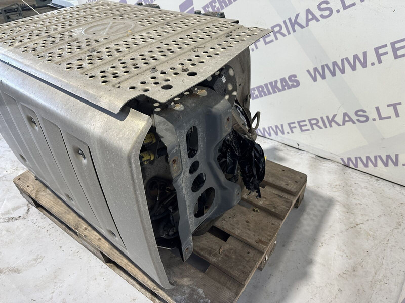 Mercedes-Benz Actros MP4 - Katalysator voor Vrachtwagen: afbeelding 3 Mercedes-Benz Actros MP4 - Katalysator voor Vrachtwagen: afbeelding 3