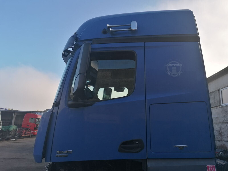 Mercedes-Benz Actros MP4 - Cabine en interieur voor Vrachtwagen: afbeelding 5 Mercedes-Benz Actros MP4 - Cabine en interieur voor Vrachtwagen: afbeelding 5