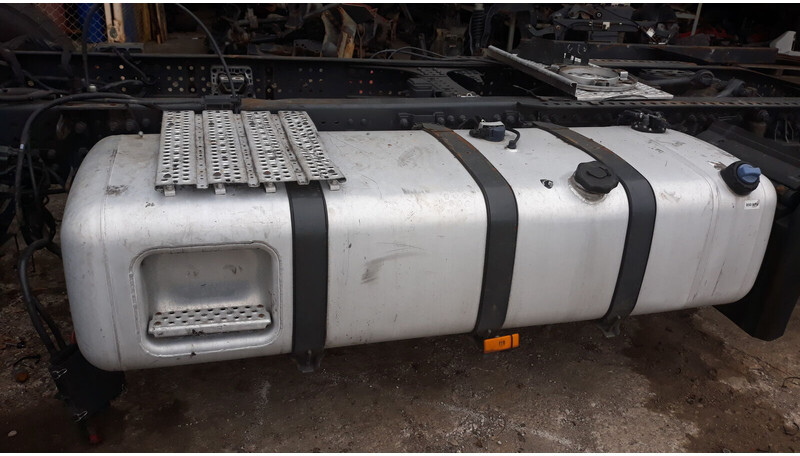 Mercedes-Benz Actros MP4 - Brandstoftank voor Vrachtwagen: afbeelding 3 Mercedes-Benz Actros MP4 - Brandstoftank voor Vrachtwagen: afbeelding 3